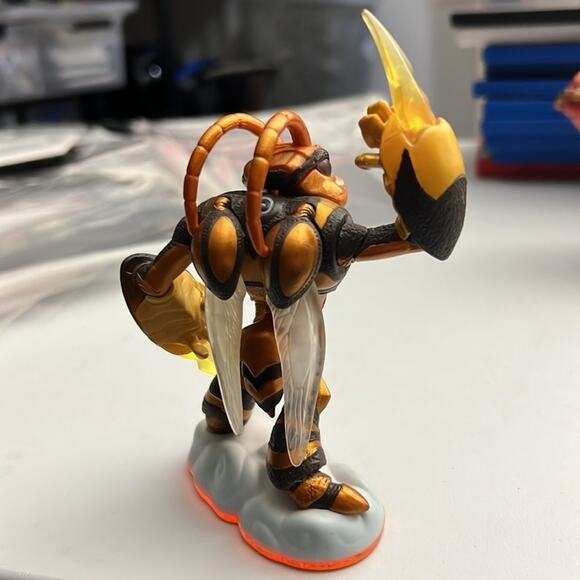 Skylanders Swarm (Giant) Figure - Picture 3 of 8
